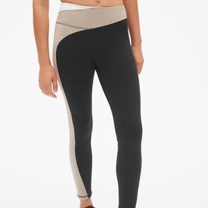 GAP Pants - GAP Colorblock leggings GAP Pants - GAP Colorblock leggings